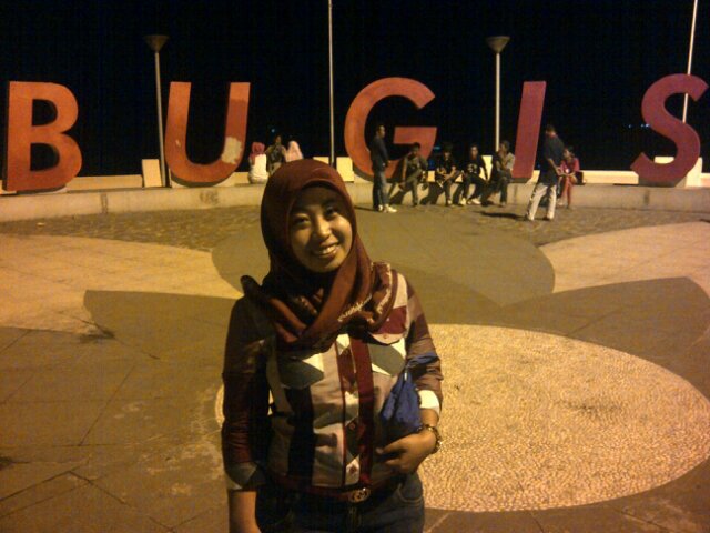 Pendiam pemalu setia single
