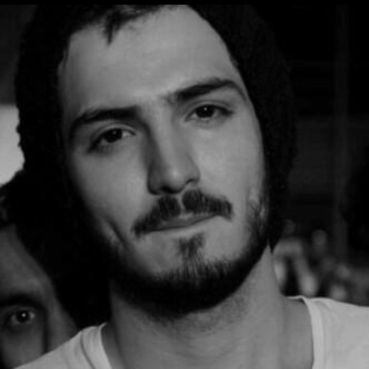 ‏لنوقِن بحدوث أمور سعيدة , أخبار جميلة تُحلق بِنا , سماع كِلمات تسرُنا فالثِقة بالله تجلُب كَل مالم يكُن بالحُسبان . . ♡
 .. []اتشرف بالجميع .. pin:2644F3BE