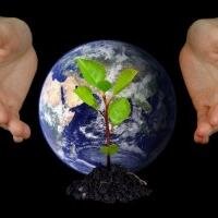 Gran parte de las dificultades por las que atraviesa el mundo se deben a que los ignorantes están completamente seguros y los inteligentes llenos de dudas.