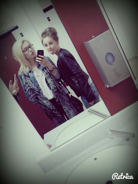 lifes hard and whaat,try and get through it with out twinning ♔  please follow me please ♔