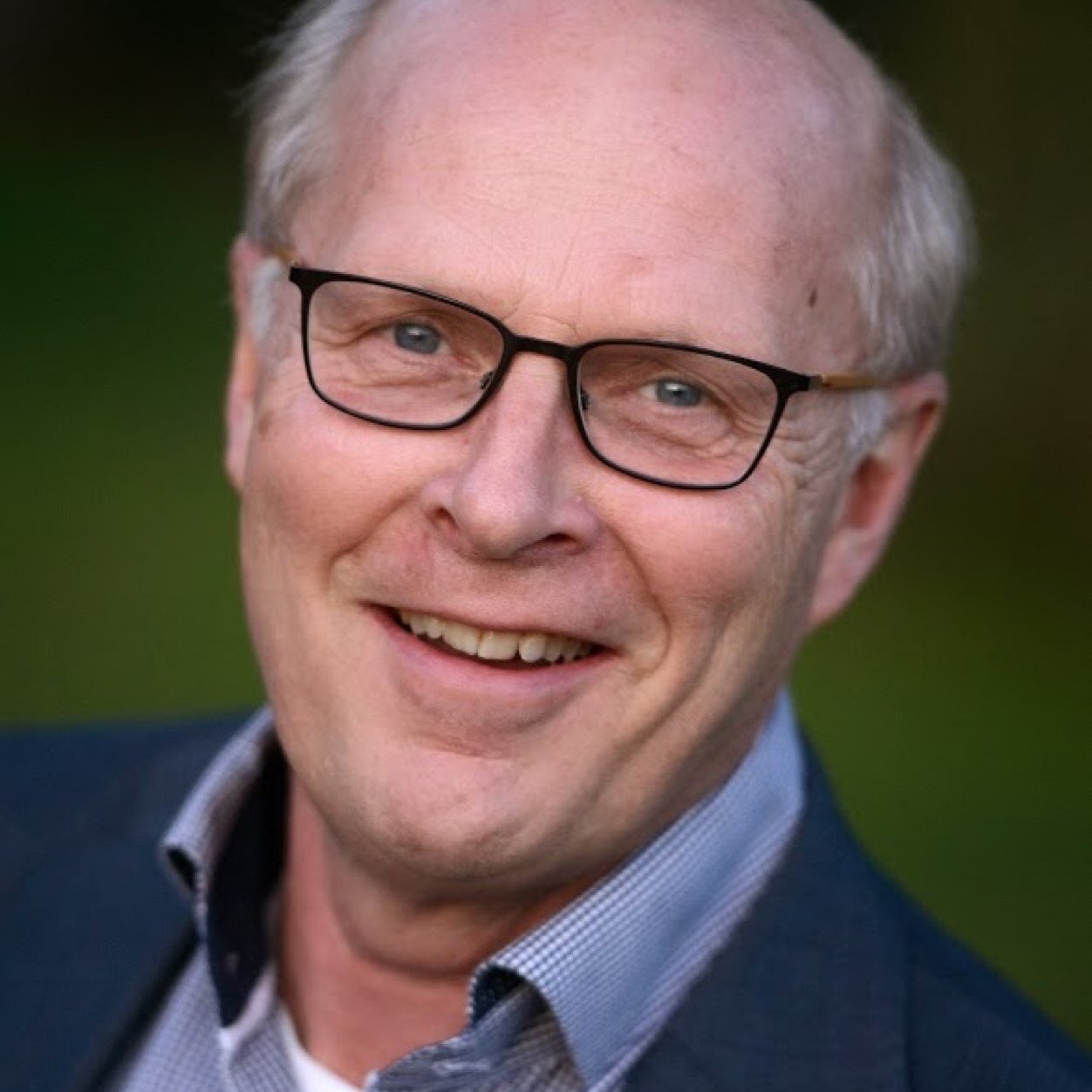 owner and seniorconsultant Oostlicht, born 22.04.1951 in Purmerend,married to Saskia, 3 sons Olaf, Jeppe and Lasse, grandfather of 2 girls and  5 boys.