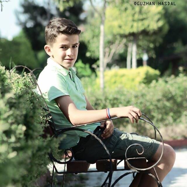 emodal174381's profile picture. erkek,13 yaşında,futbol fanatiği,öğrenci