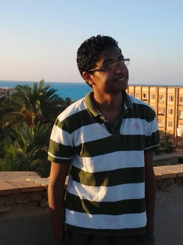 ‏Medical Student at ASU..بحب الكورة اوى ،، عاشق لنادى اﻷهلى ،، مدريدى من صغرى ،، بشجع السيتى كمان ،، بموت فى الضحك ،