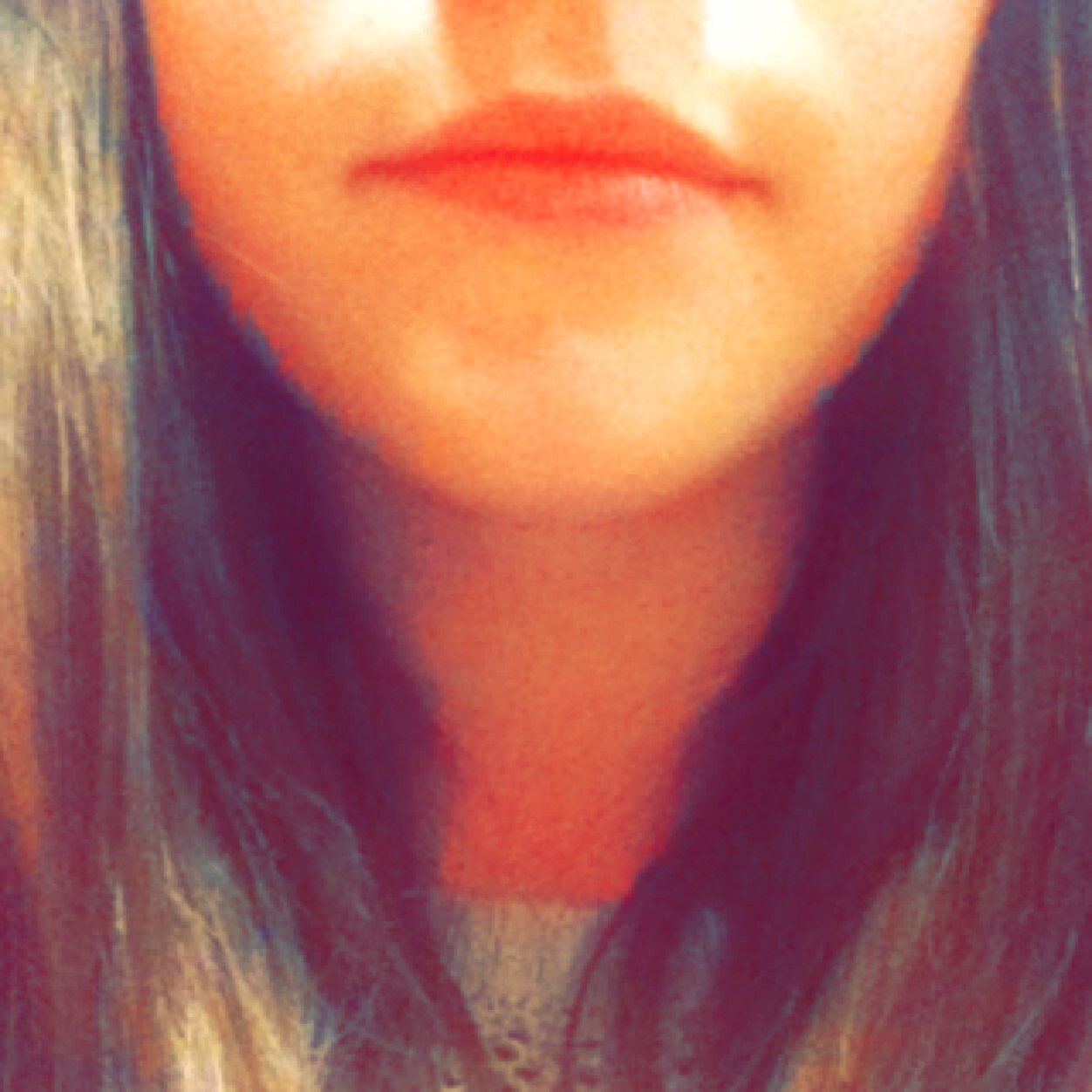 Agoraphobe ou ochlophobe je ne sais pas. Amoureuse de la liberté, de la vie et de l'art.   #R
