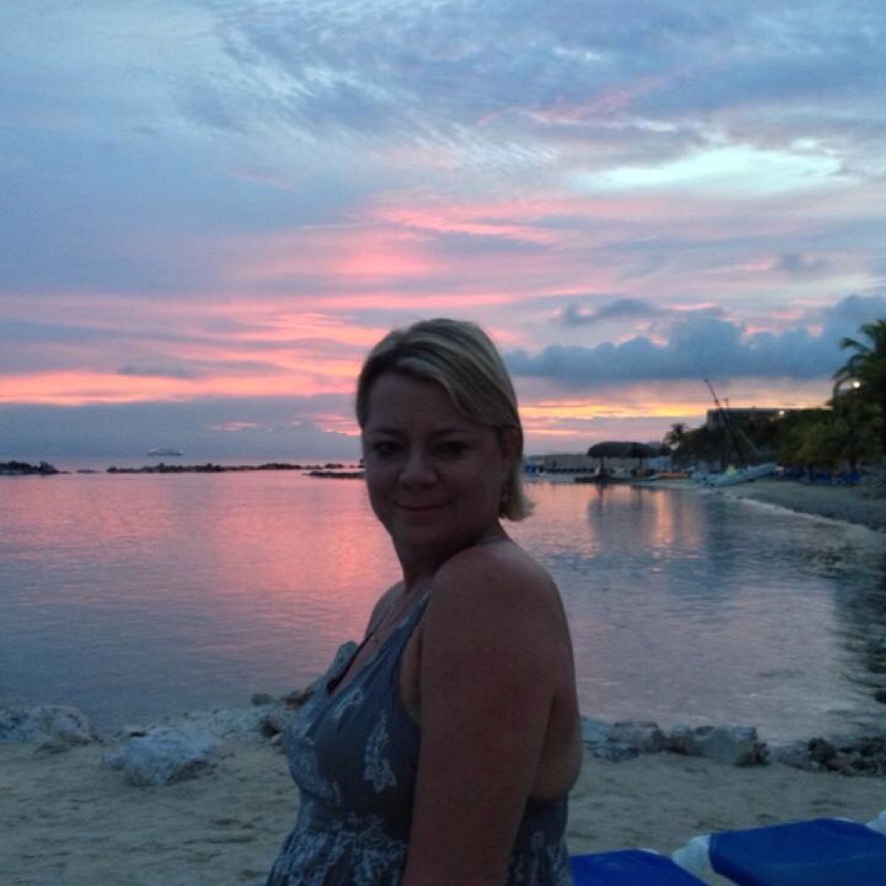 zana_king's profile picture. 