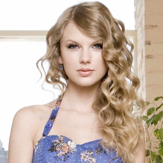 A Taylor Swift fan site with gifs, news, pictures, videos, links, and more.  We follow back Swifties!
