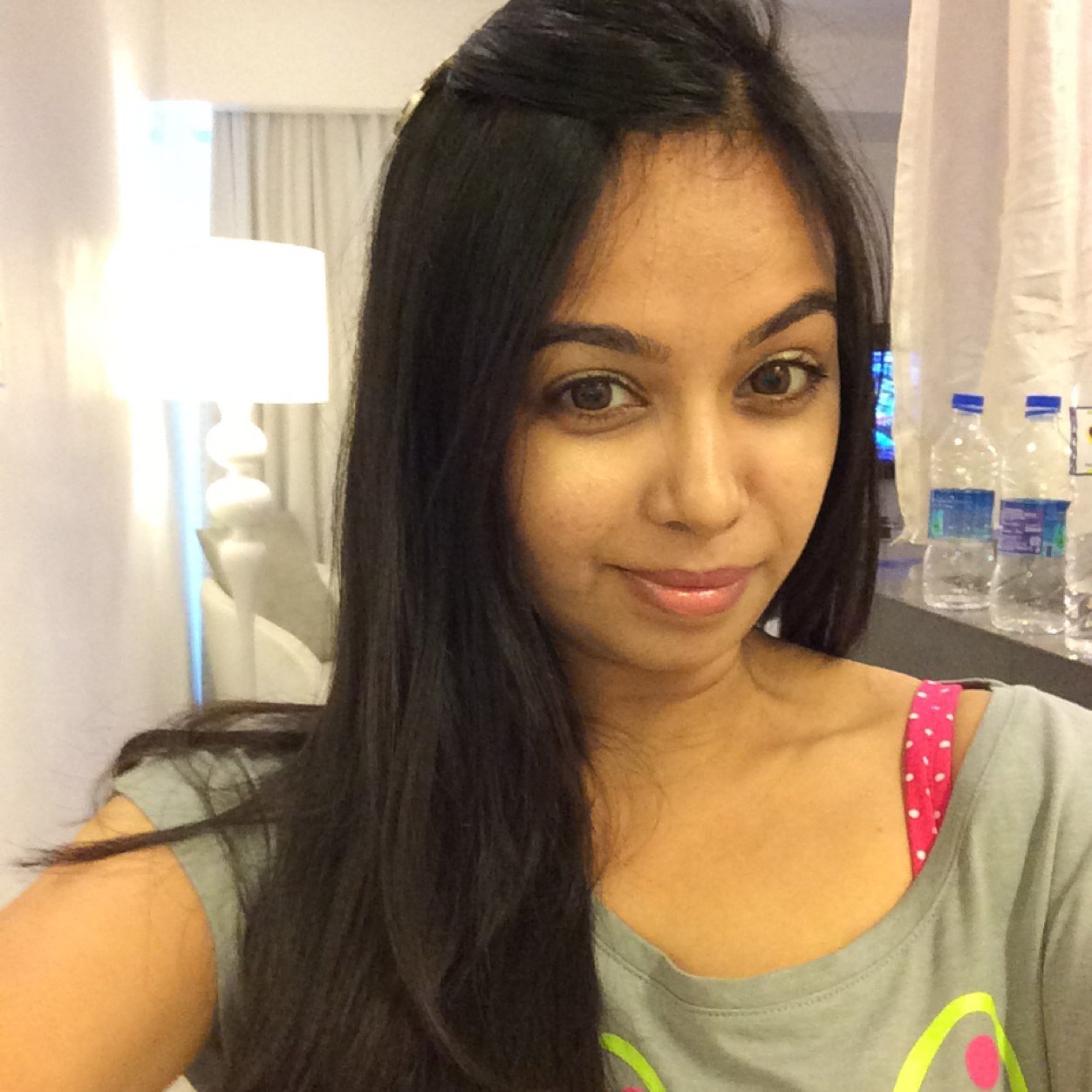 A confident fun loving girl from mumbai, a true piscean with low BP and high IQ ;)