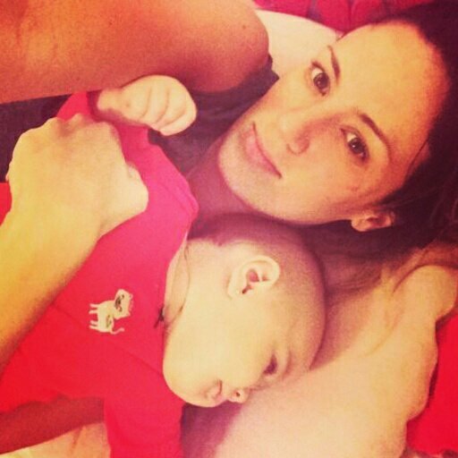 alwayspedraula's profile picture. Siempre voy a tener tu nombre y tu sonrisa guardada en mi corazón. ♡