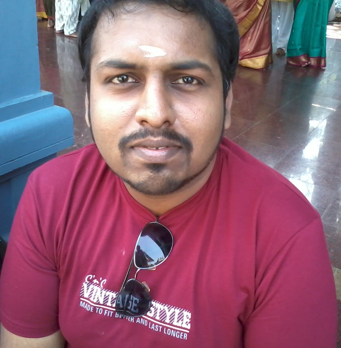 Nan Nallavanu Sollara Allavuku Ketavanum Illa..,

Ketavanu Sollara Allavuku Nallavanum Illa..,

Satharna Manithan.,

Ungallil Oruvan !!!