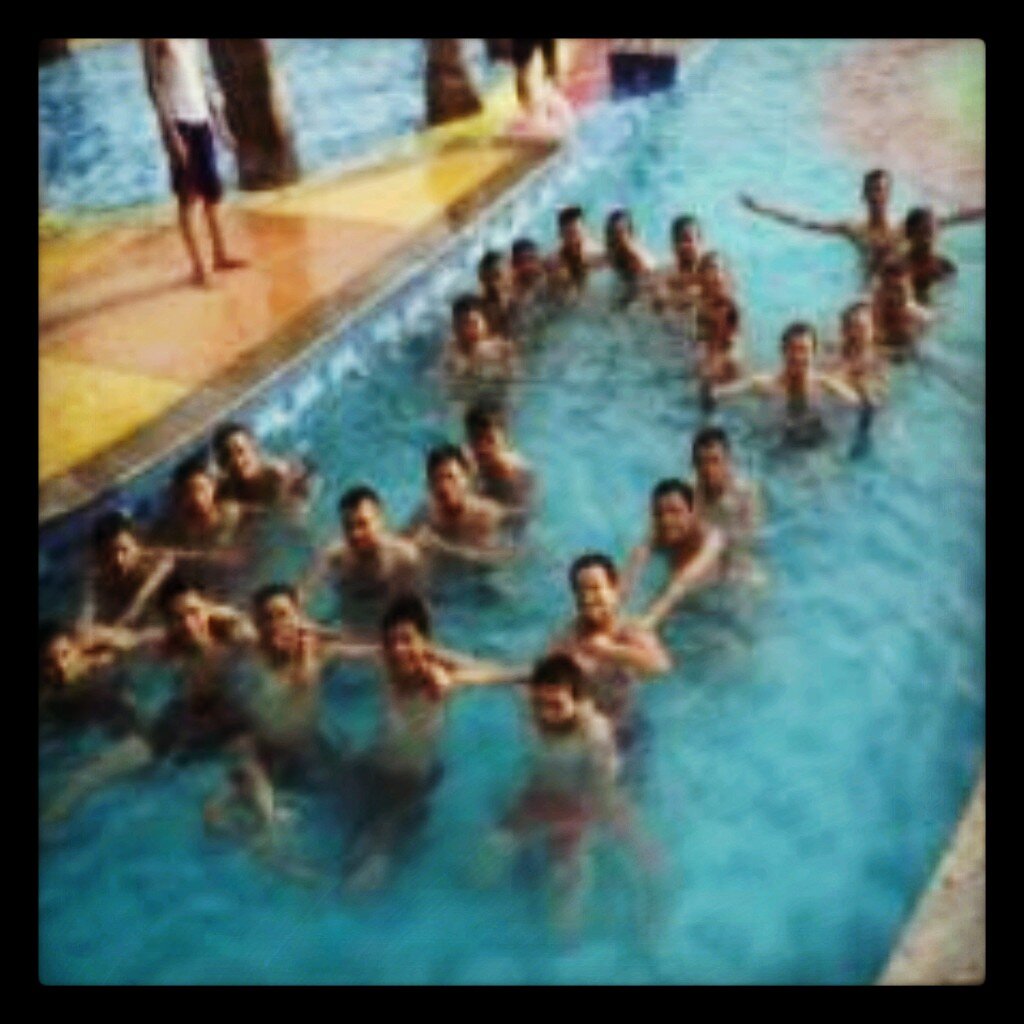 official resmi kelas X XI XII ELIND 2 Angkatan 2010-2013 (angkatan 14)  | wali kelas : opa ludvie, kang tendi, mamah Milah & sensei Rudolf | 3 TAHUN TETAP UTUH!