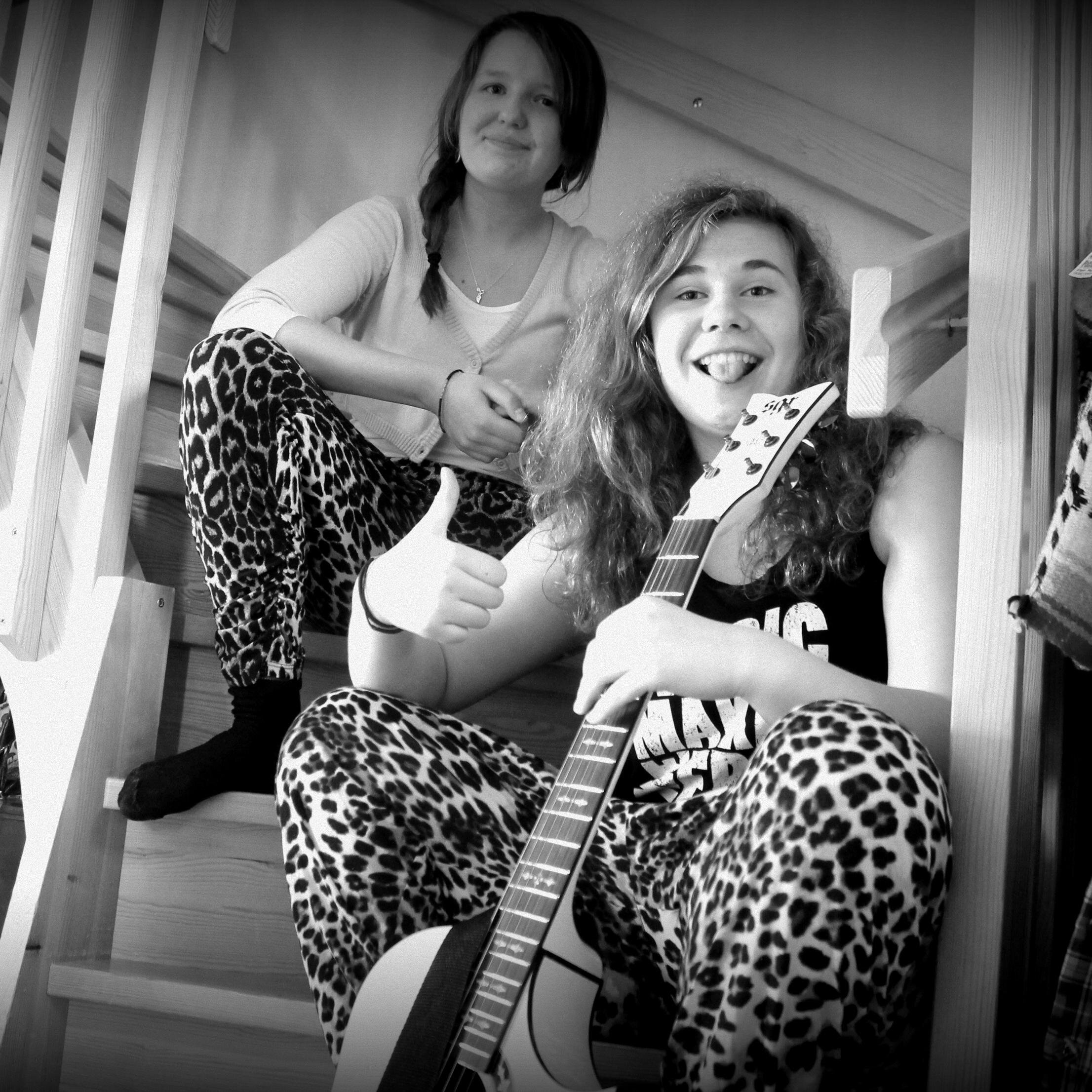 Swedish dance crew, singers & songwriters. Stay tuned. x @NadGustafsson12 @malinljungdahl1 officialnadlin12@gmail.com http://t.co/vTw0yqL4ue