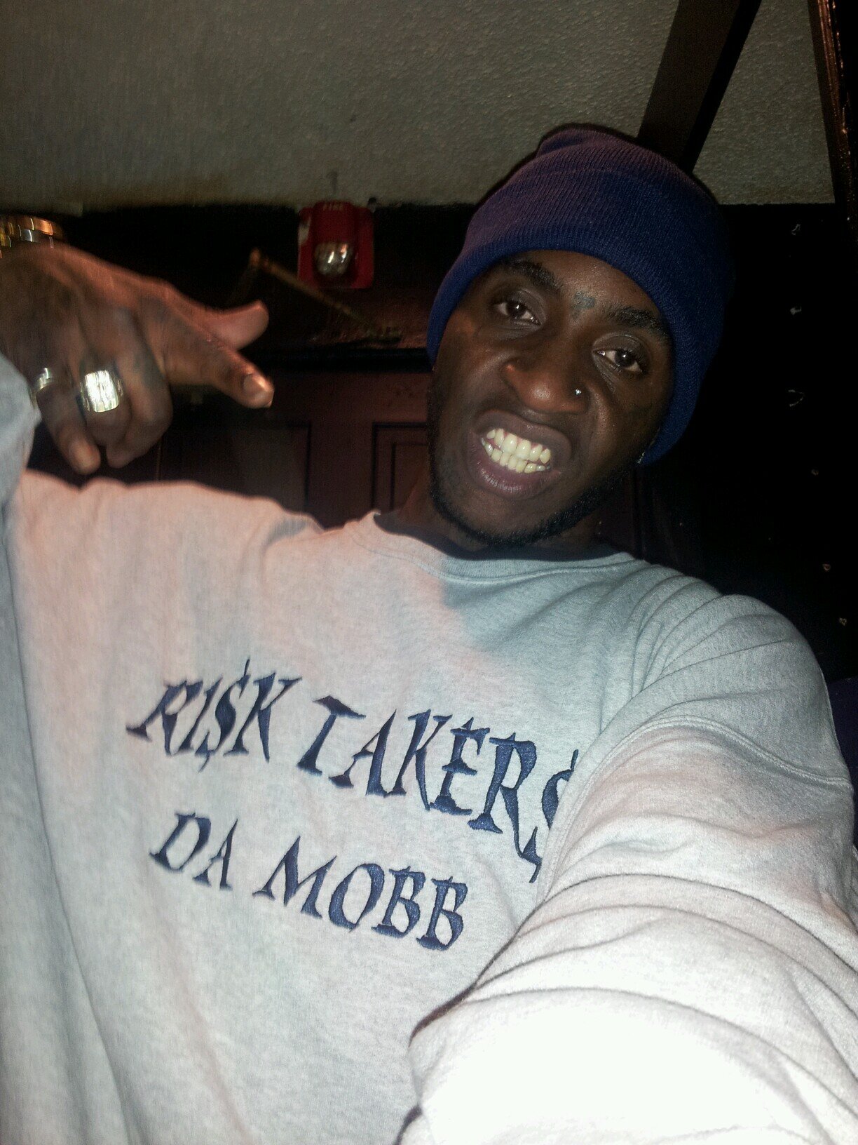 QSR12_RISKTAKER's profile picture. C.E.O. KARMA SQUAD  QSR-12...   CERTIFIED FOOL                            (.12'$ UP)  R.I.P.  EVELYN