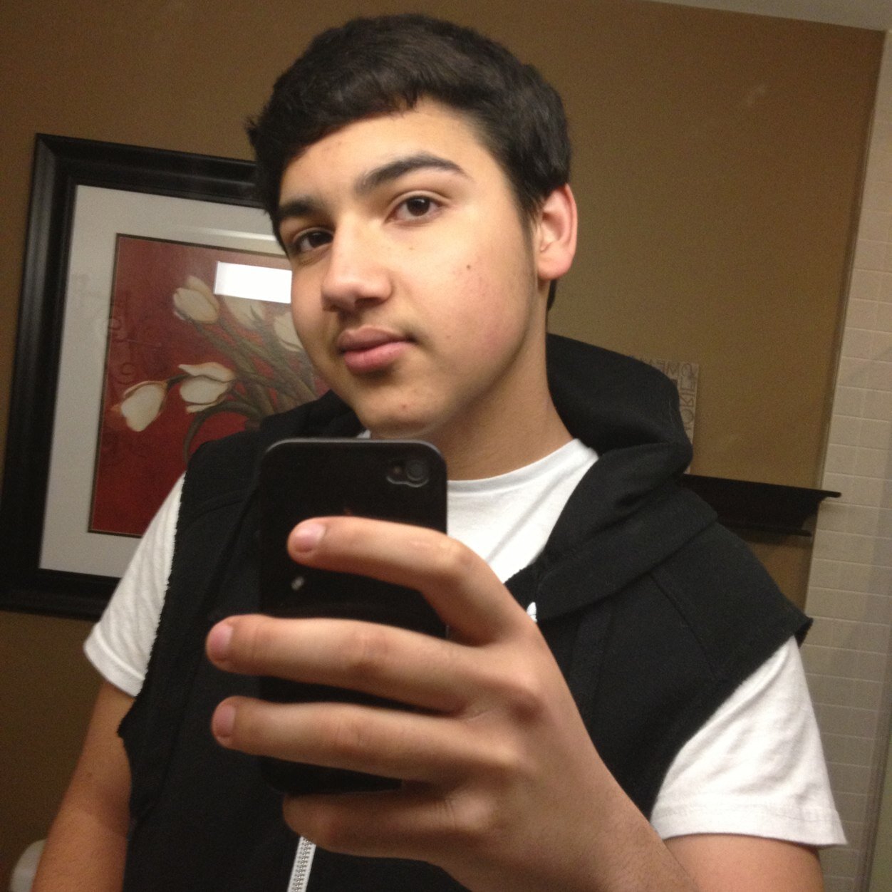 whats up everyone, my names Nathan, but im known as J2H Souls like my GT on Xbox, Msg me if you think your better than me at sniping on Blackops 2!