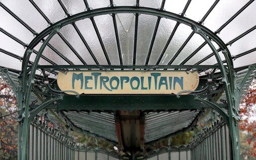 ESCE students who created a blog concerning line 1 of the paris subway