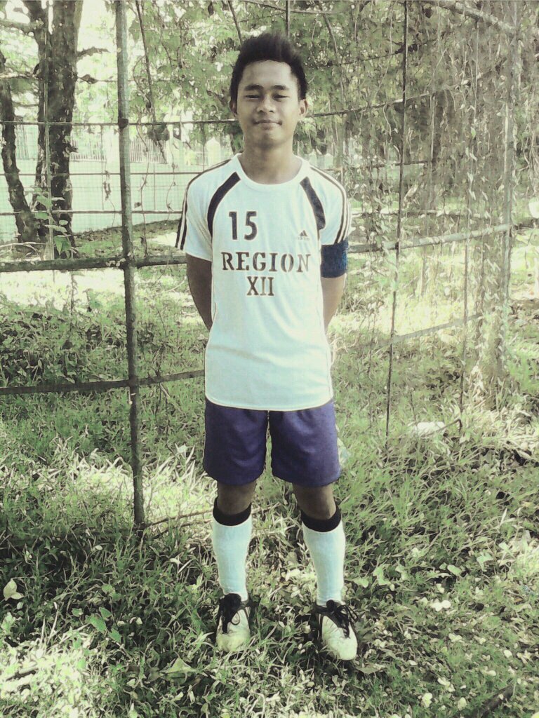 lazirdonayre's profile picture. I love people who loves me baReddiock so, what your waiting for? loves me now. :D