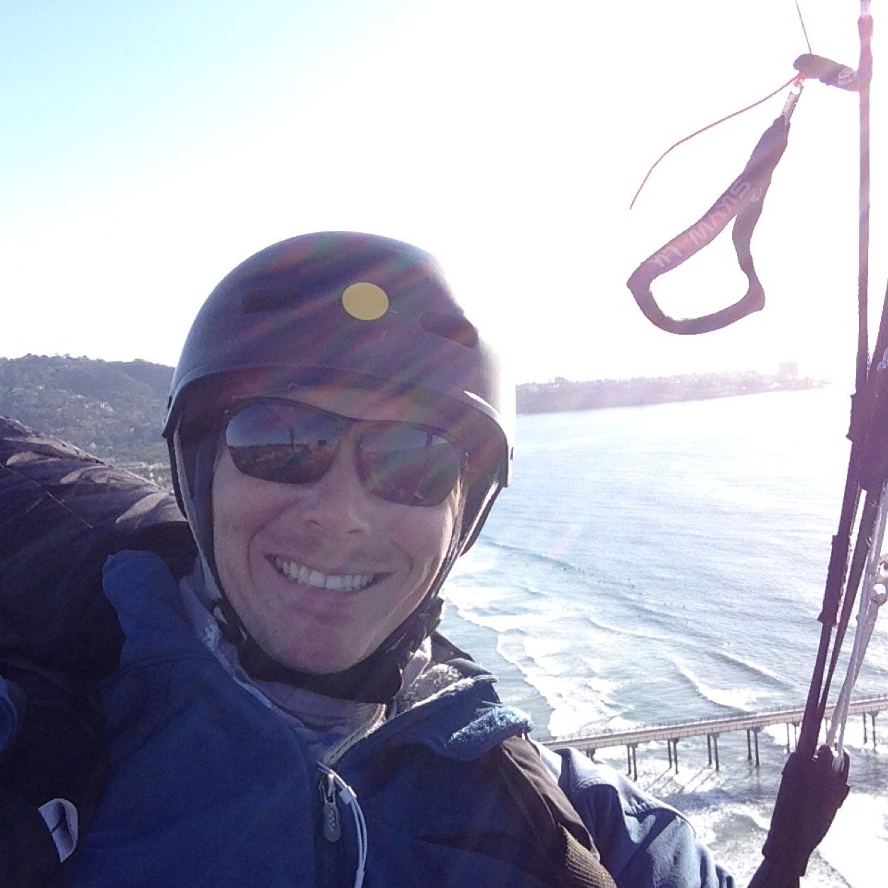 MRHuntington1's profile picture. Matts twitter account to support his paragliding addiction.