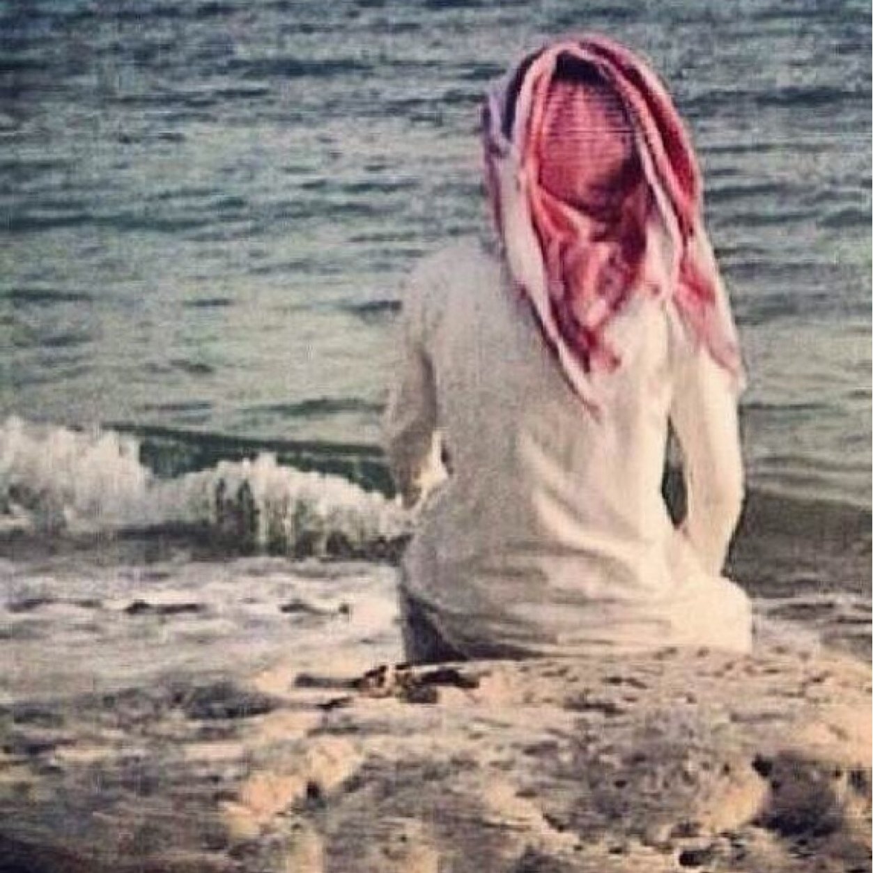 اقرآني بصمت وهدوء بين هذه السطور ..