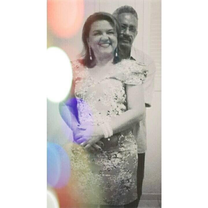 Mãe,esposa,tenho um grande amor por Deus e Nossa Senhora.
