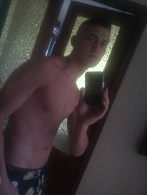 maicompai's profile picture. prefiero morir de pie , que vivir de rodillas