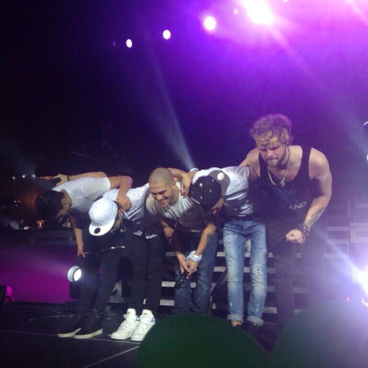 TWFanmilyMeets's profile picture. We're planning TWFanmily Meet Ups around the UK but it would GREAT if people would do them around the world! Admins- Rebecca,Emily,Lauren,Brianna