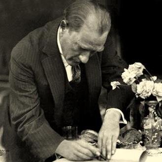 MUSTAFA KEMAL ATATÜRK.Hayat öykümün değişmez yasası.