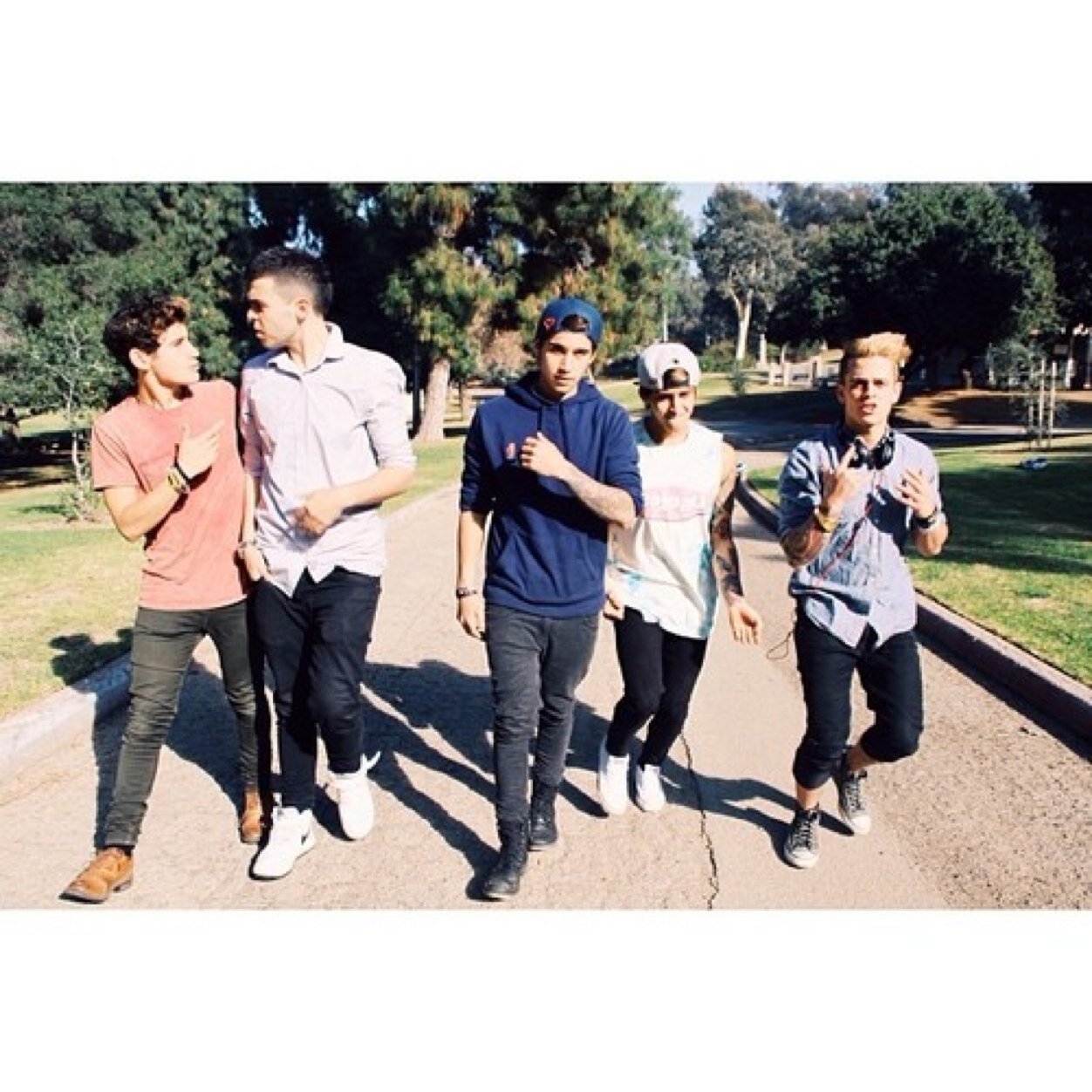 IF YOU LOVE THE JANOSKIANS FOLLOW @CUDDLESFORCALM BECAUSE I JUST GAVE YOU A FREE FOLLOW OKAY