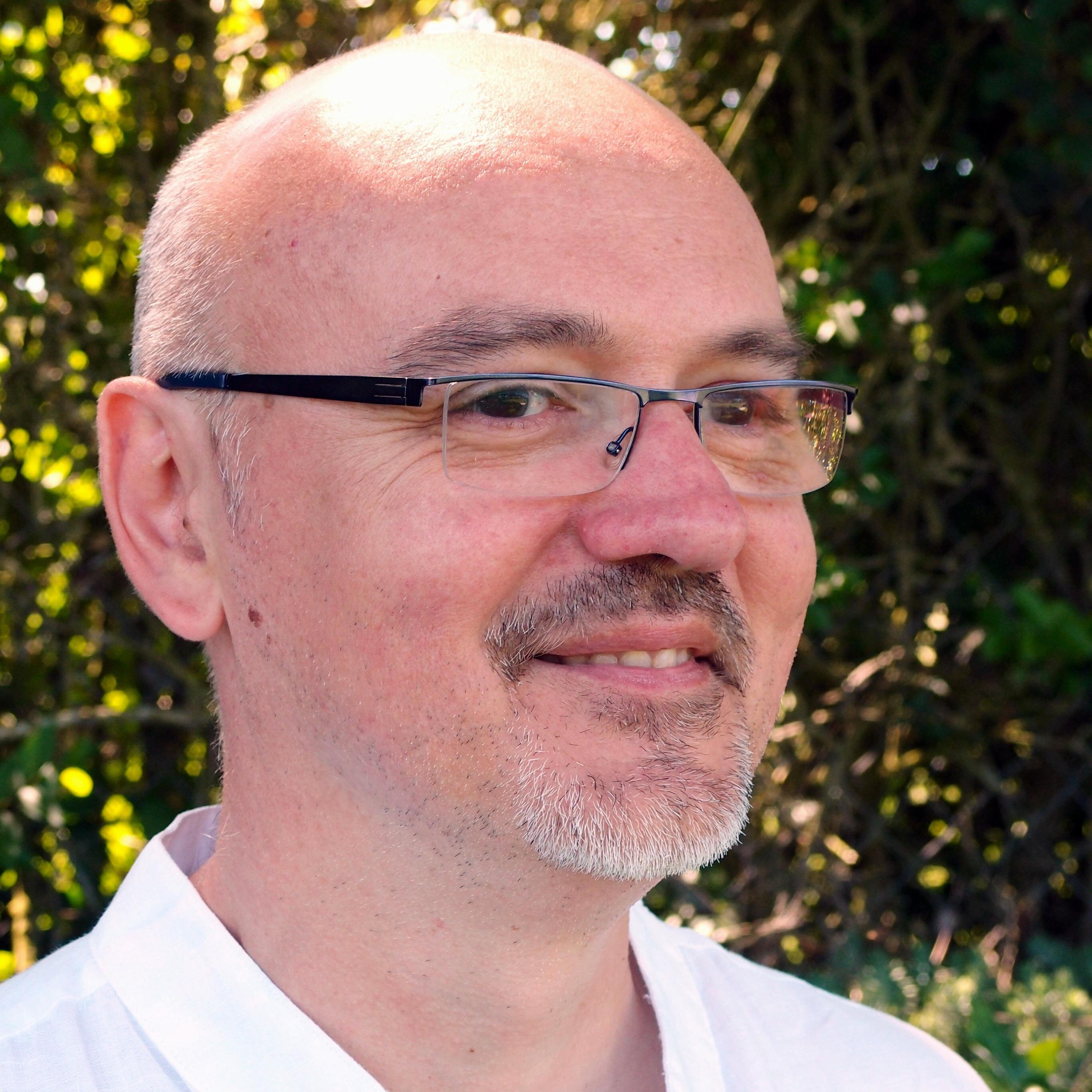 #Auteur #journaliste et #autoentrepreneur  https://t.co/igjWdfQZg8 https://t.co/GWujvSbMOR