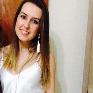 Não preciso me drogar para ser um gênio; Não preciso ser um gênio para ser humano; Mas preciso do seu sorriso para ser feliz.