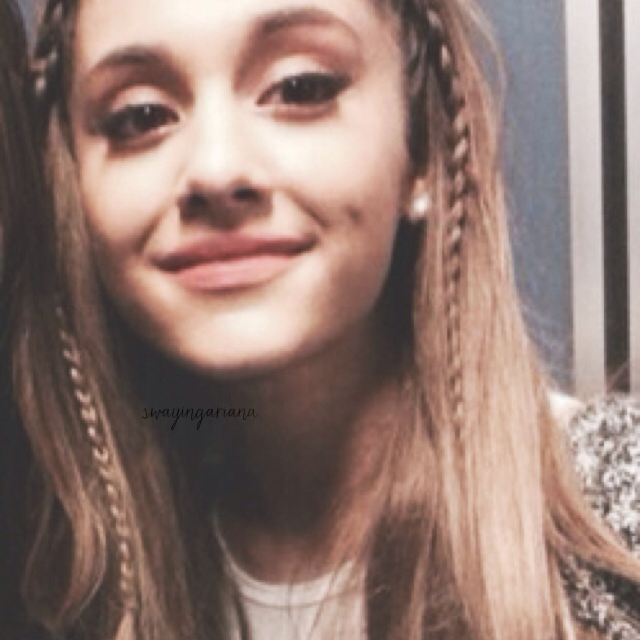 follow @swayingariana