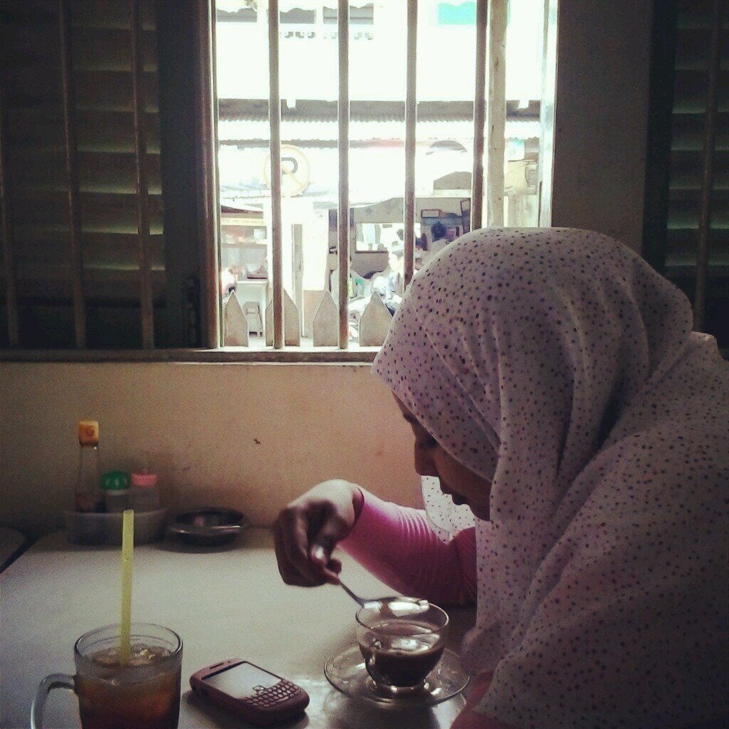mama alta, papa alta, alta dan tetangga hidup bahagia bersama.amin.
