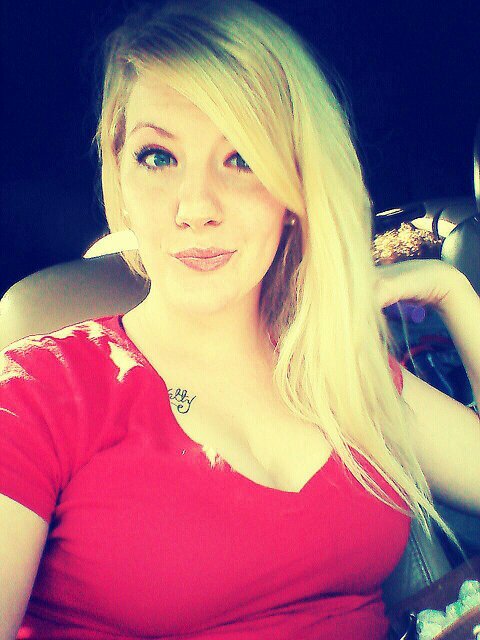 LIVIn My LIFe 4 Me N MINe... GOTs To KNo THAt
