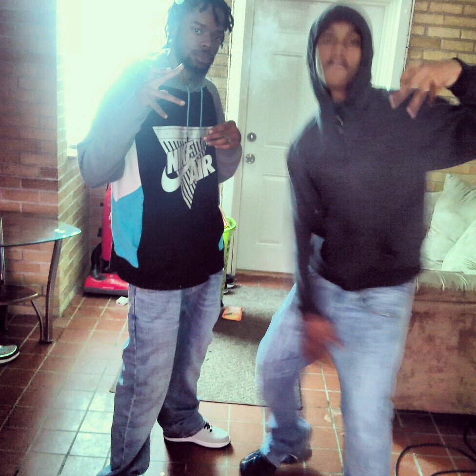 ready for war ! #BubbleMusic #FreeDemWarrenGuys #FYG to #GBM #RFE i fuck wit dem #GANgg