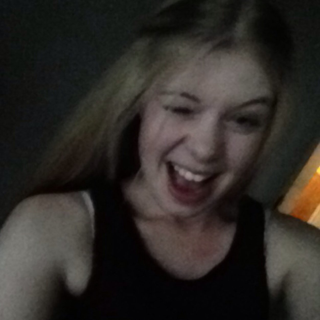 fellepelle5's profile picture. Ni vet hon som helhjärtat följer mottot hellre ökänd än okänd