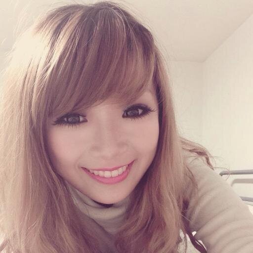 ElmerNanes1713's profile picture. Obsessed with beauty and fashion videos on YouTube