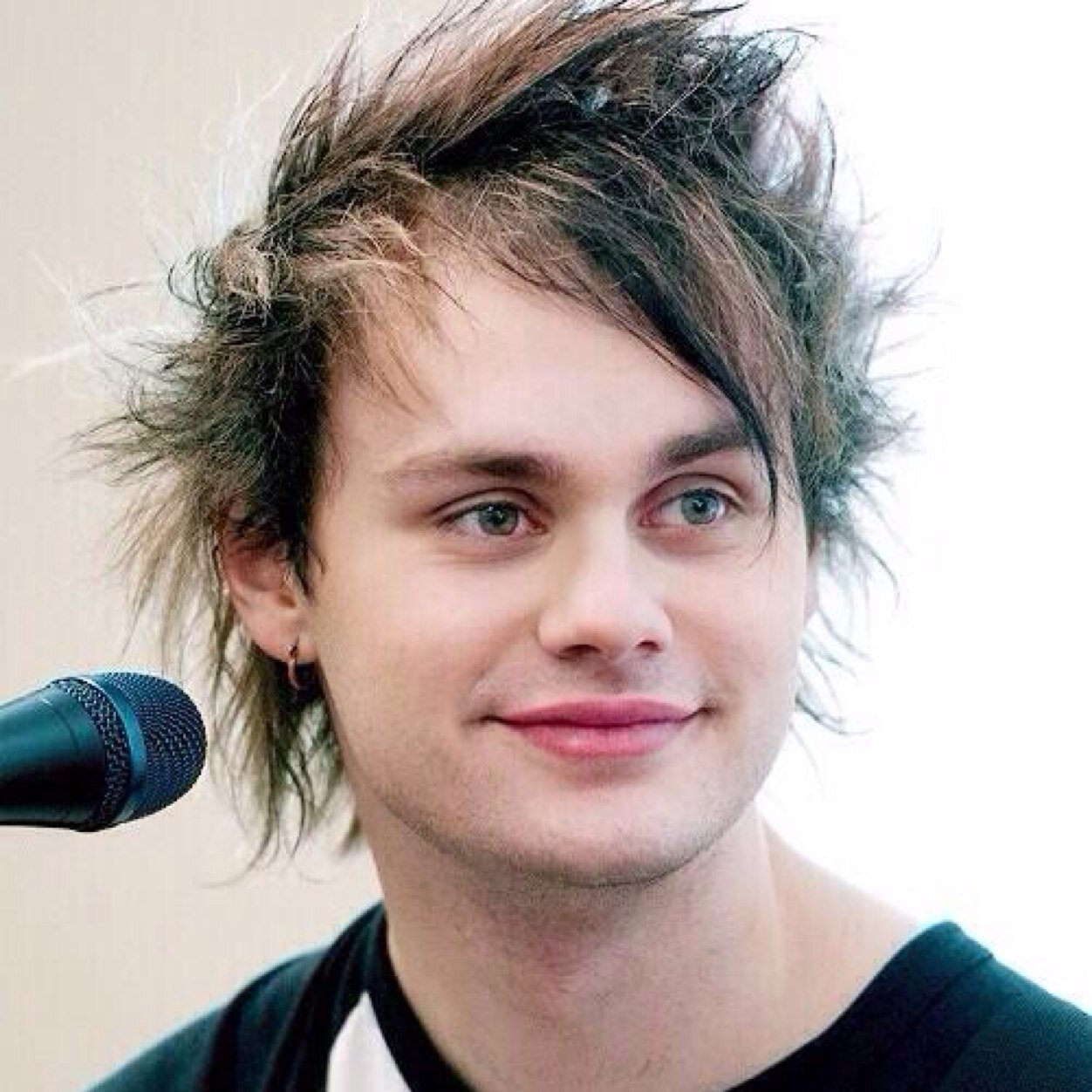 Keeping you updated on Michael Cliffords hair.