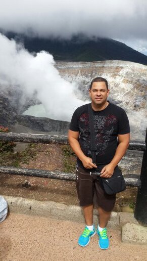 JRGLZ2011's profile picture. 