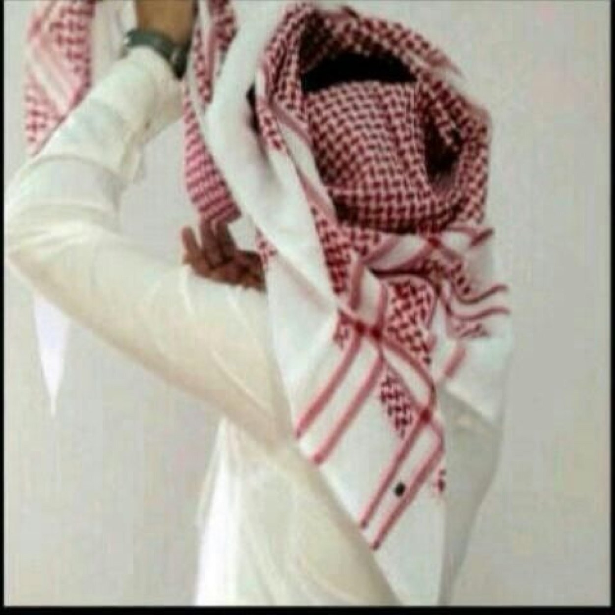 ع ٢٥ من الجوف ،، ابي اتعرف على بنت من الشمال طيوبه وحنونه ولها عيوني لتواصل ..... واتس:؛ ٠٥٣٦٤٥٠٧٩٢ BBN: 7C95FDB5