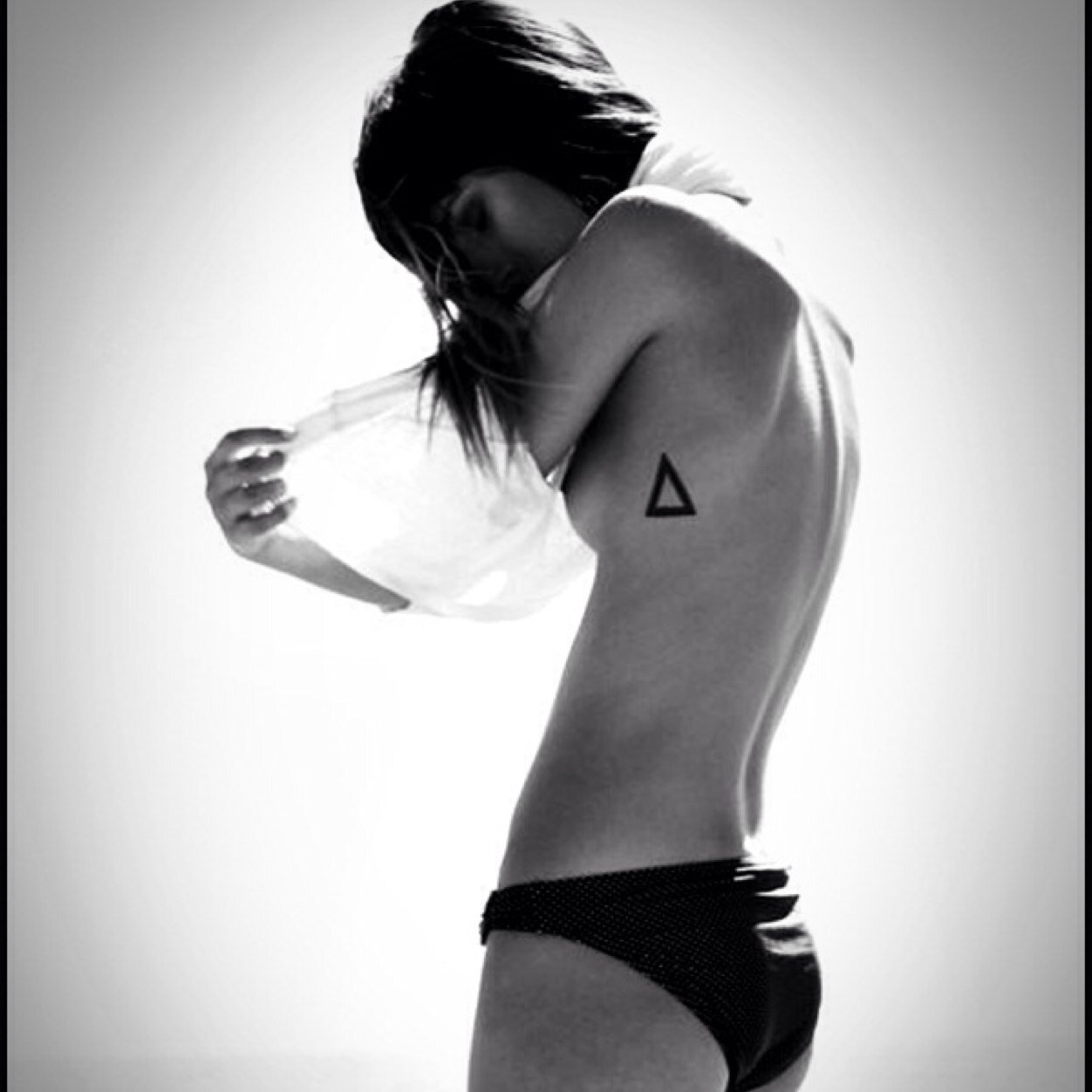 Heey, I'm a girl from the Netherlands and i LOVE small tattoos! They're so beautiful. I hope you like my tweets and send me photos of your small tattoos!!!