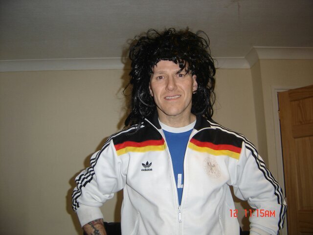 shaunwint1971's profile picture. to succeed in life you need 3 things, A wishbone, A backbone, & A funnybone.