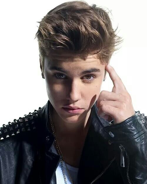 BELIEBER, DIRECTIONER, SMILE, LOVATIC, ARIANATOR, MAHOMIE and BL3NDER PERFECT LIFE :') FOLLOW ME & FOLLOW BACK ♥