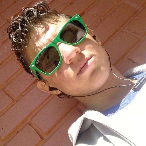 Aqui vou falar sobre minha pessoa, mas não agora. :D