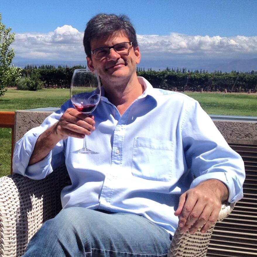 Beto Gerosa escreve sobre vinhos e o prazer de bebê-los
