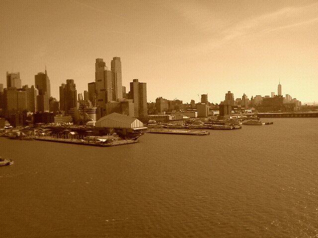 LuciaSmythe's profile picture. 