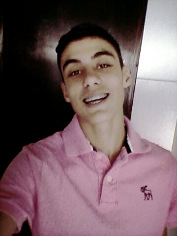 14 ano, karatê ♥ , futebol , chocolate e coca!