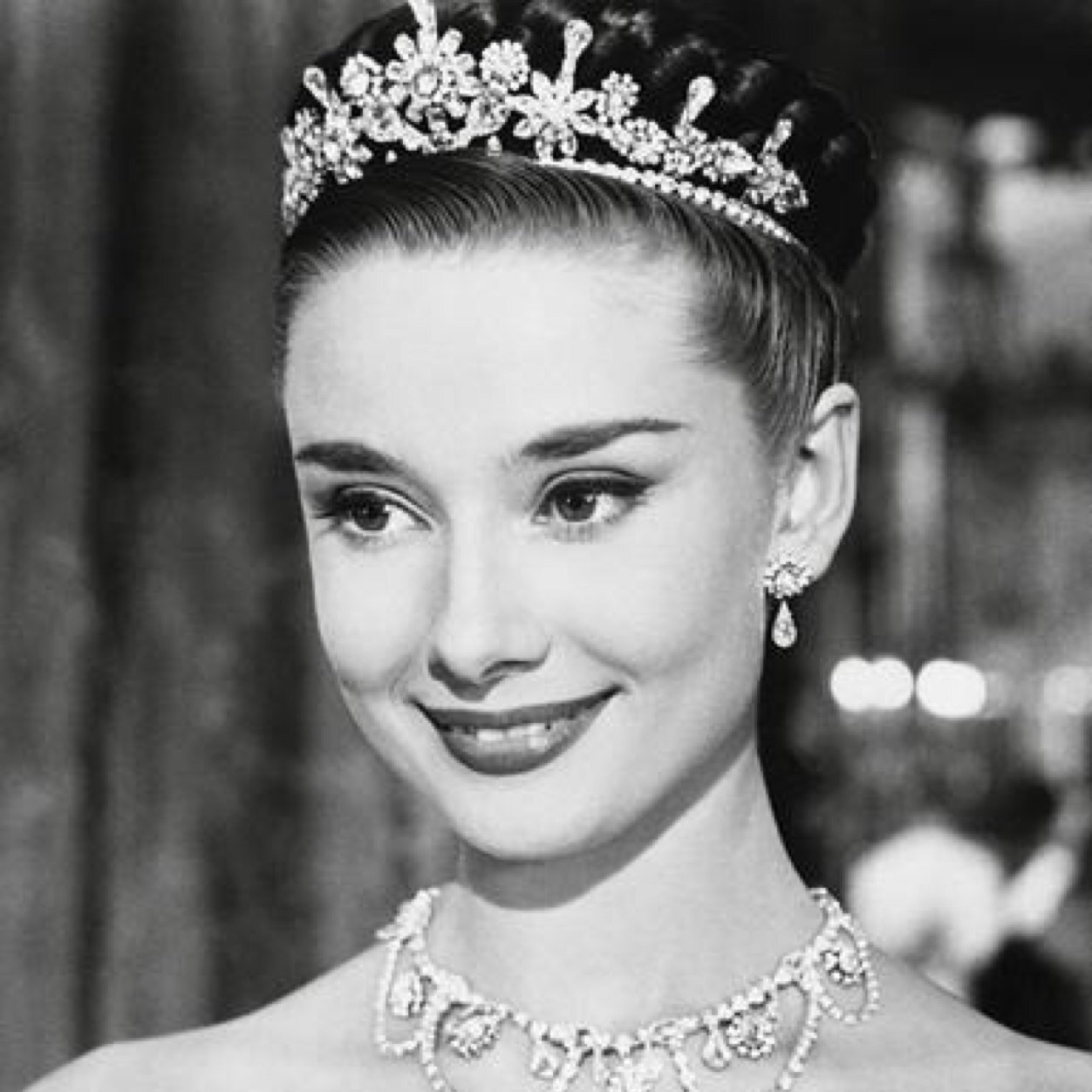 AginaMoon's profile picture. Hello! Im Queen Agina Moon. My daughter is Avril. Im queen of the moonlight.37.single. Evil. Dont you DARE touch Avril!