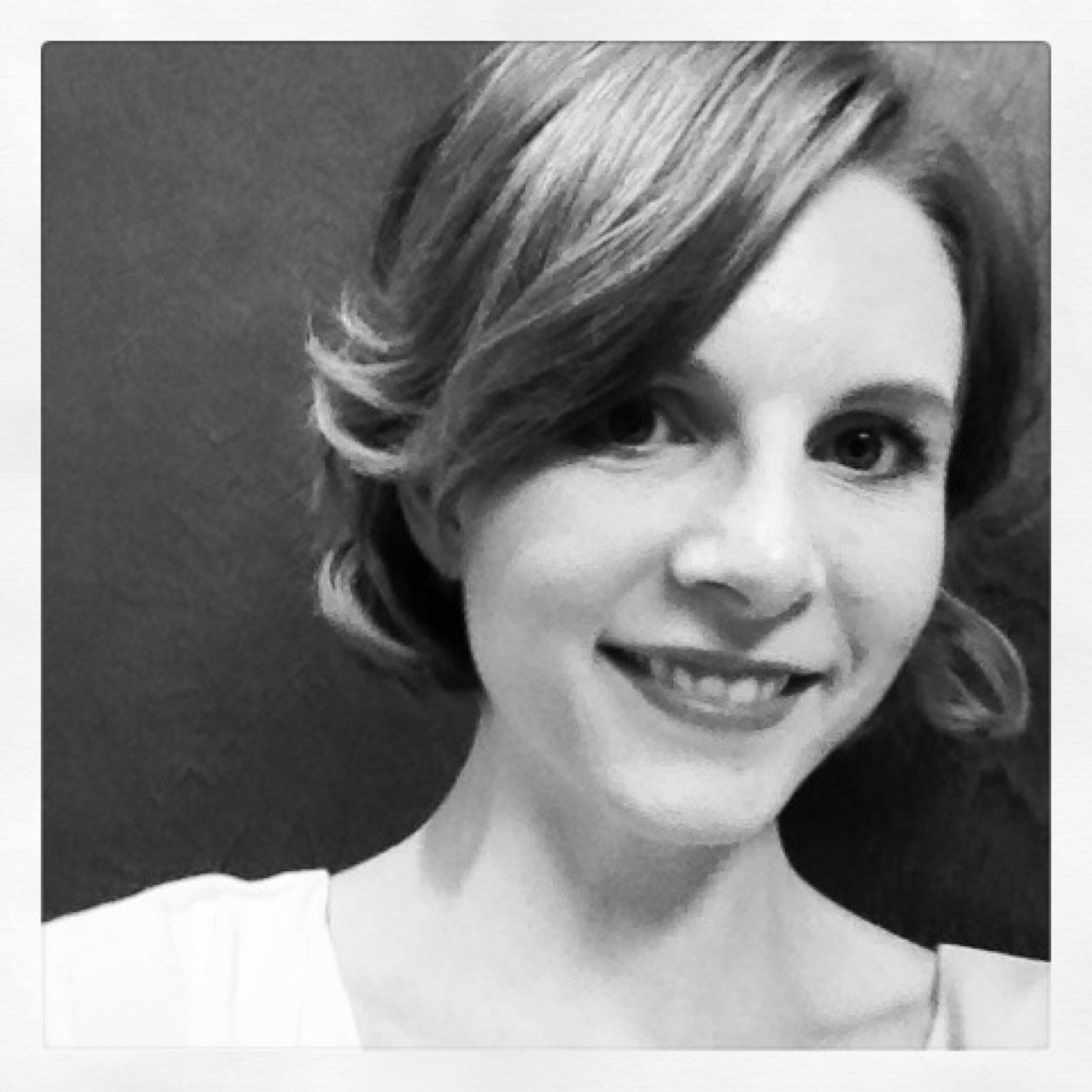 Dabbler in all things creative and literary. Wife. Mom. Writer. Blogger. Artist. Graduate of #Hollins U, 2012: English/Creative Writing.