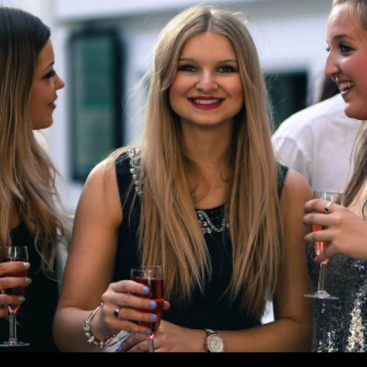 laurennashworth's profile picture. Loughborough University BSc (Hons) Graduate taking on the world of International Internal Communications 🌎