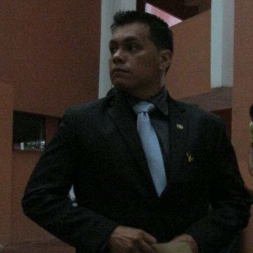 Siempre he buscado que se haga bien las cosas, expongo soluciones y propendo por ayudar al que lo necesita, siempre he sido incondicional, respetuoso...