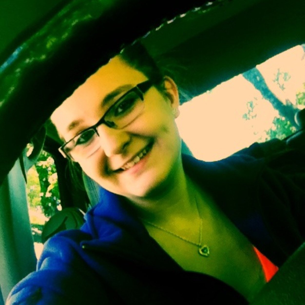 Im down right country!!:) i love my redneck:) Funny as heck and love yo have fun and make everyone laugh!:)