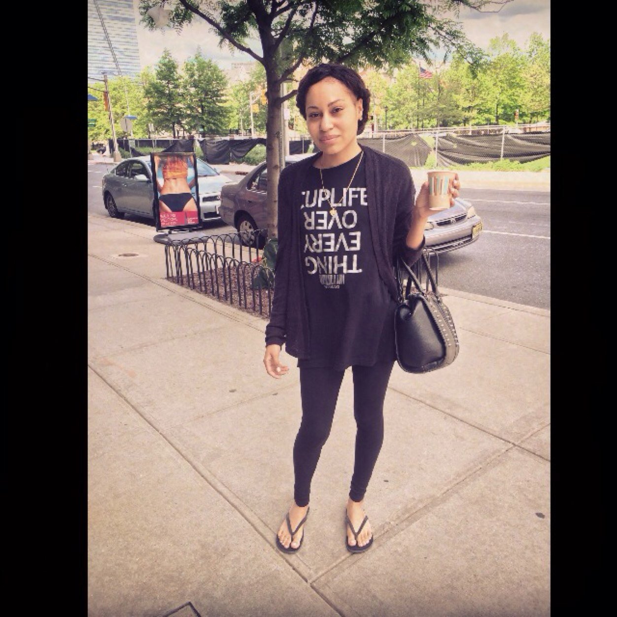 Aziza's Mom 

Instagram cakeb0sss